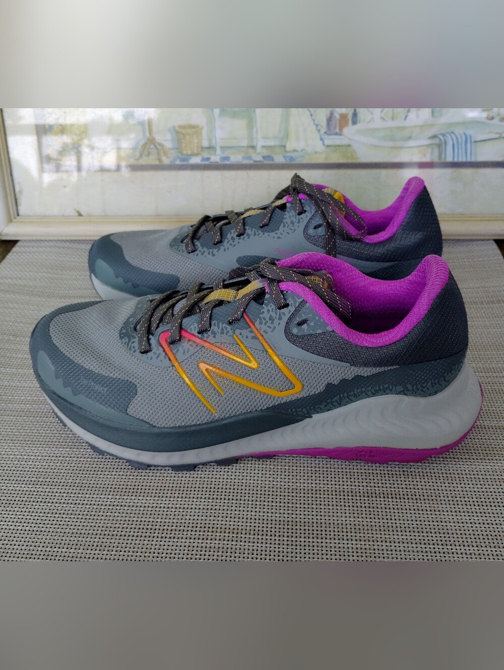 Women's New Balance "DynaSoft Nitrelv5" Grey Mesh/Purple Trail Shoes. Size 8.5B